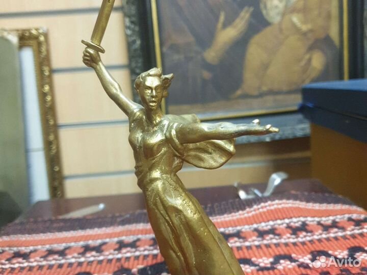 Бронзовая статуэтка СССР