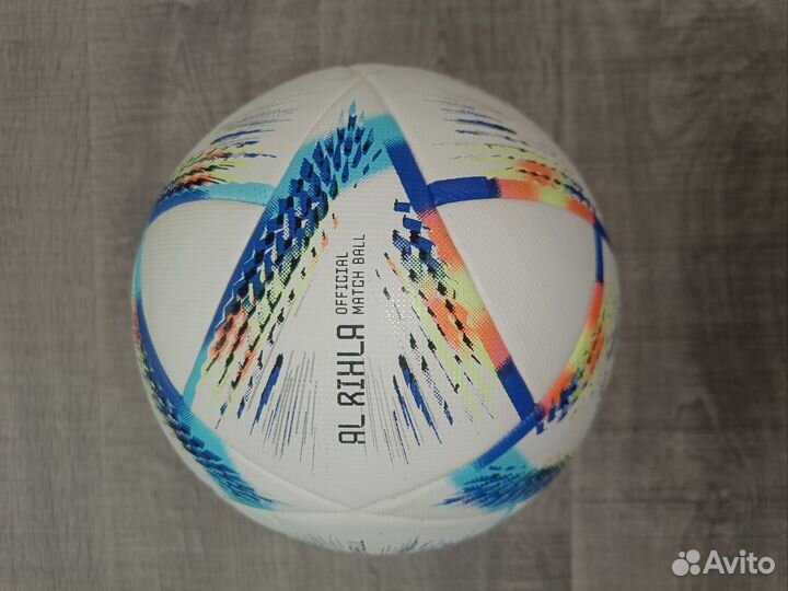 Футбольный мяч adidas qatar