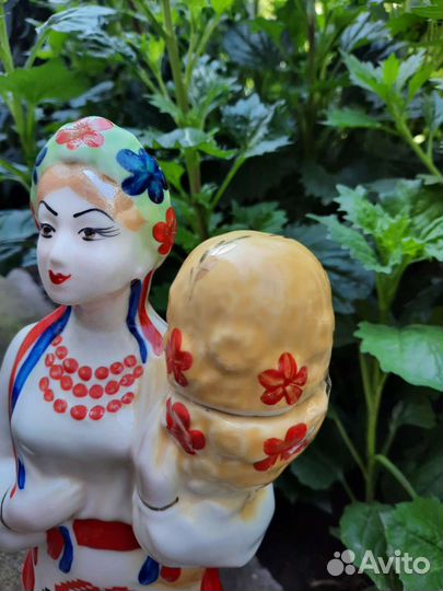 Штоф- статуэтка, фафор.Украинка