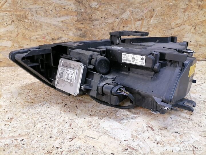 Фара правая ксенон Audi Q3 8U