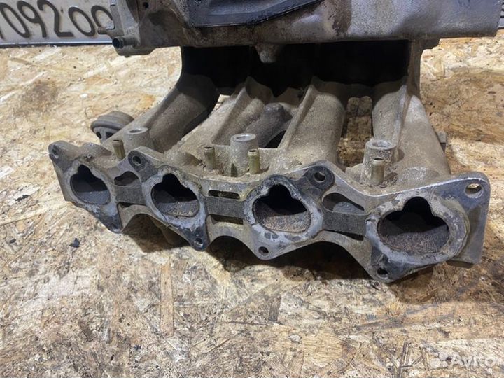 Впускной коллектор Kia Sportage