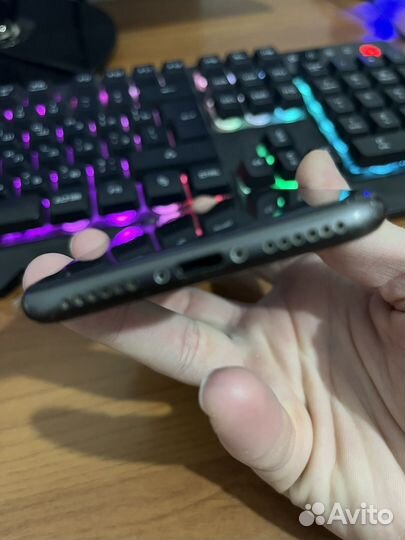 iPhone 8, 64 ГБ