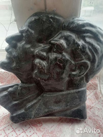 Бюст Сталина и Ленина СССР