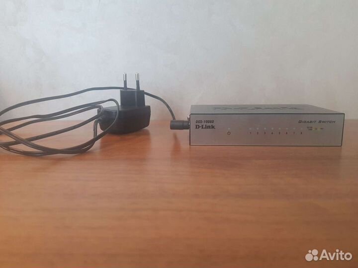 Коммуникатор D-Link DGS-1008D