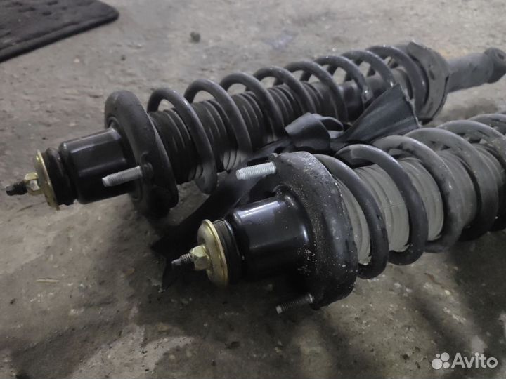 Амортизатор Toyota Platz NCP16 задний