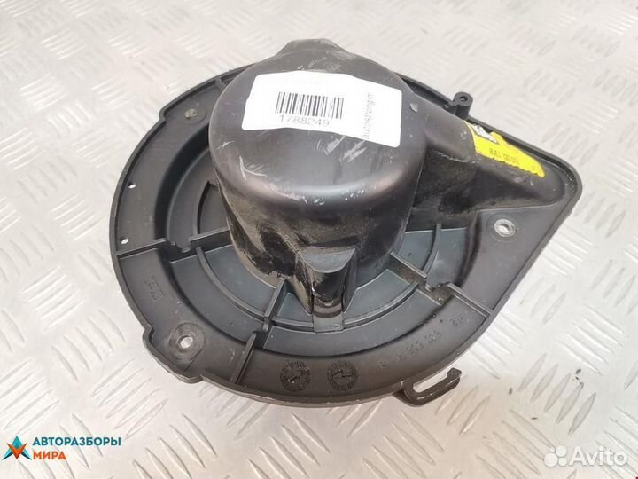 Моторчик печки Audi A4 B5 1998 8D2820021