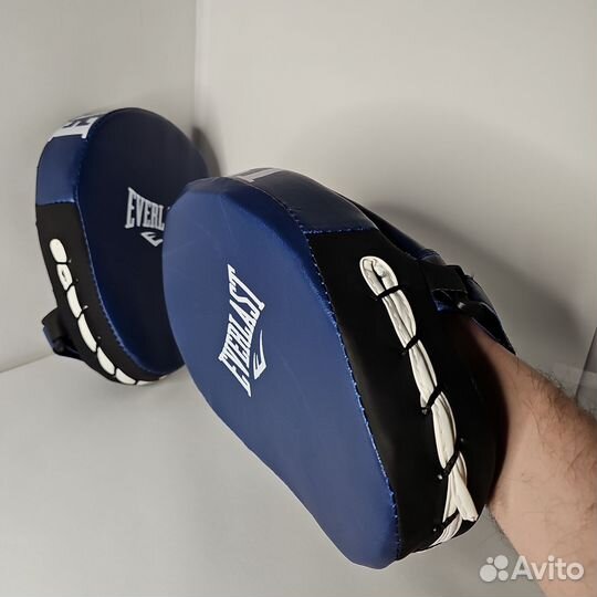 Боксерские лапы новые синие Everlast 2шт