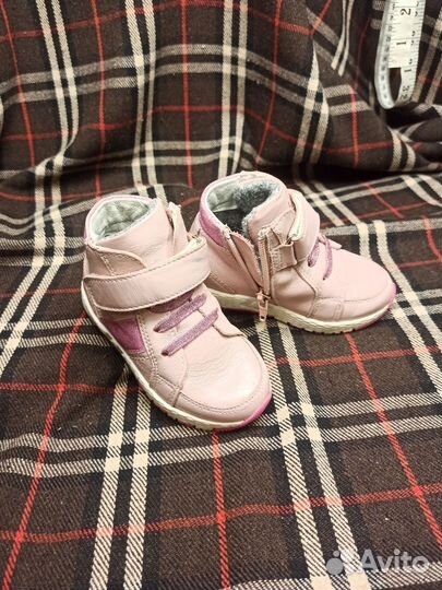 Ботинки демисезонные для девочки 23 размер