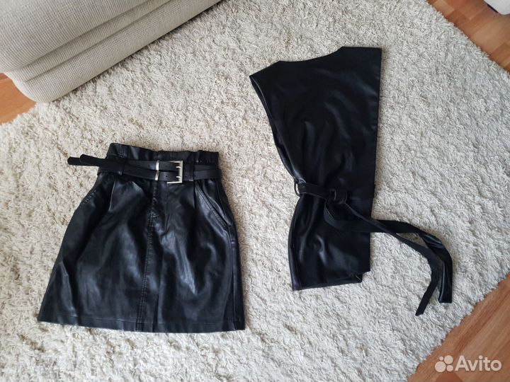 Кожаная жилетка и юбка