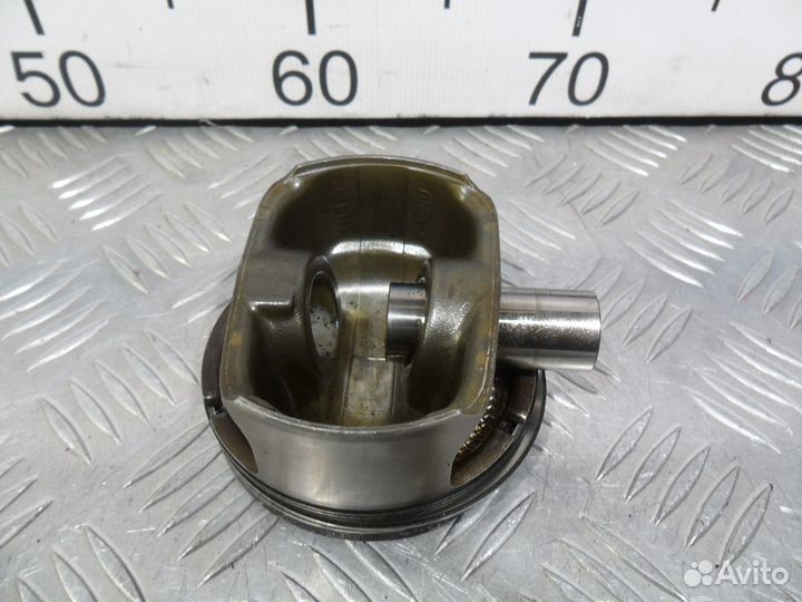 Б/У Поршень BMW N52 E90 E70 E87 E60 E83 E84#002