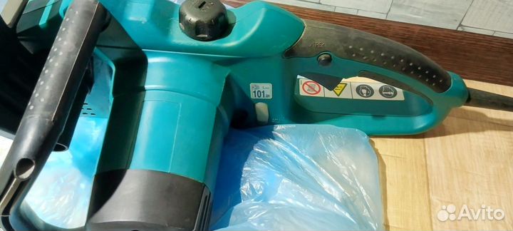 Электропила цепная makita