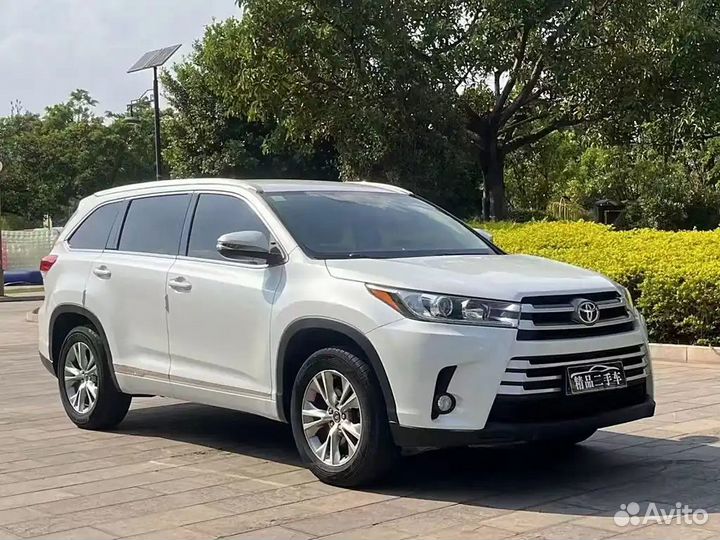 Toyota Highlander 2.4 AT, 2022, 38 000 км