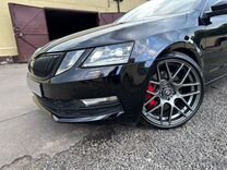 Skoda Octavia 1.8 AMT, 2018, 80 500 км, с пробегом, цена 2 600 000 руб.