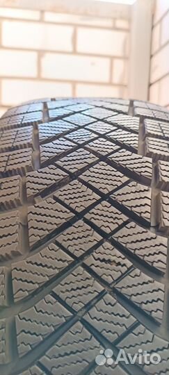 Pirelli Ice Zero FR 215/65 R16 102T