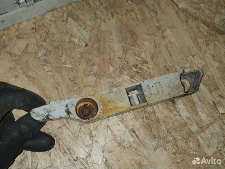 Кронштейн переднего бампера форд фокус 2