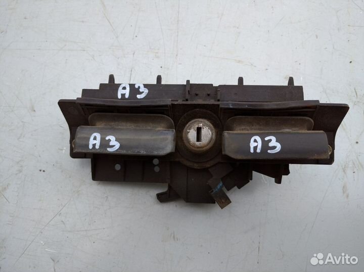 Ручка багажника Ауди А3