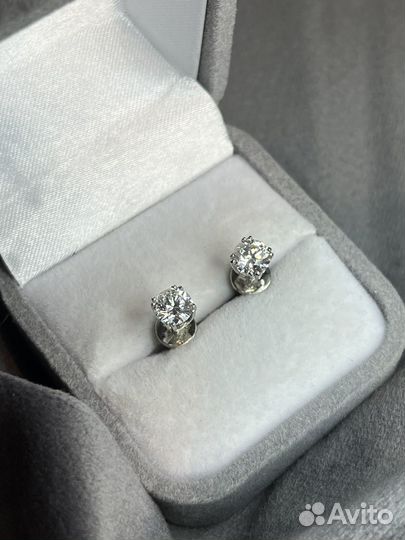 Золотые серьги пусеты с бриллиантами