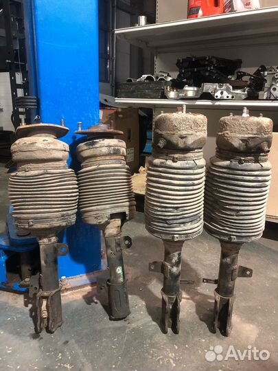 Пневмостойка перед. и зад. комплект