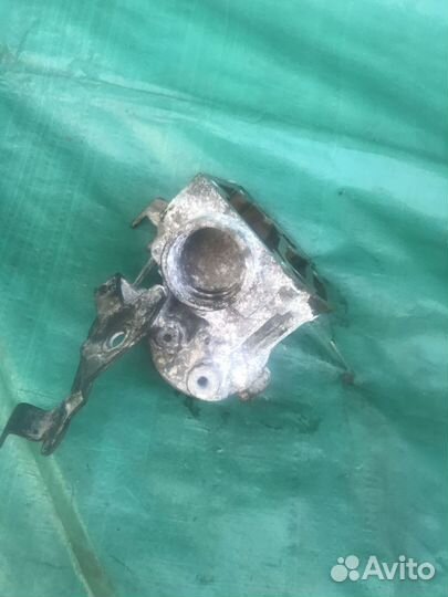 Кронштейн масляного фильтра Skoda Octavia 09-13 г