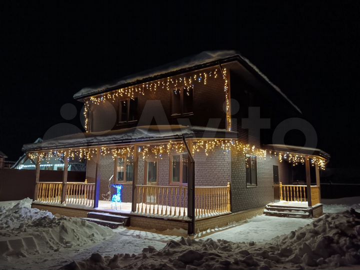 Коттедж 195 м² на участке 7,5 сот.