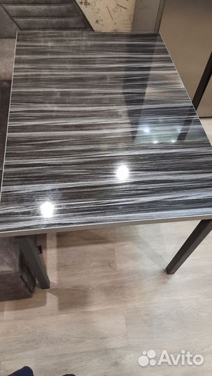 Кухонный стол