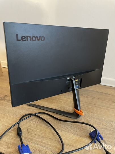Монитор Lenovo