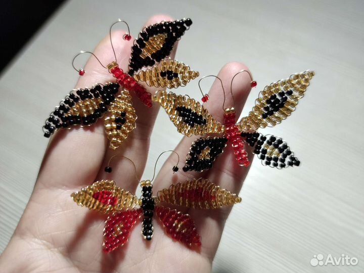 Бабочки из бисера