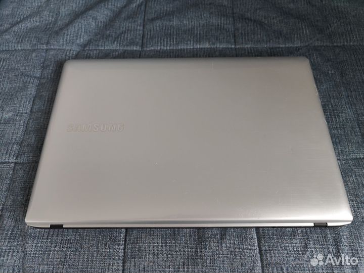 Ноутбук Samsung NP300E5E