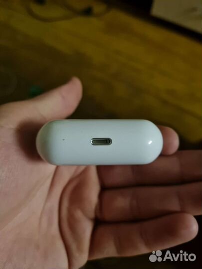 Беспроводные наушники apple airpods