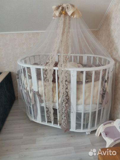 Кровать манеж овальная с маятником 7в 1