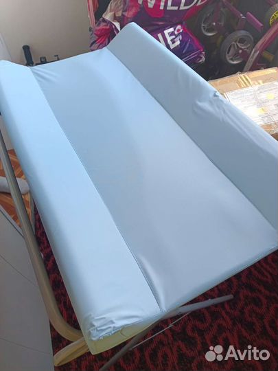 Пеленальный столик складной с корзиной