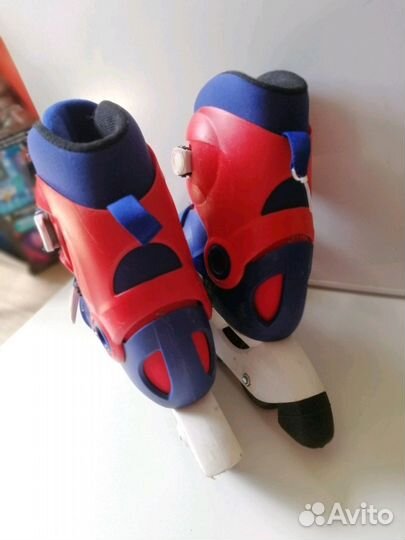 Роликовые коньки