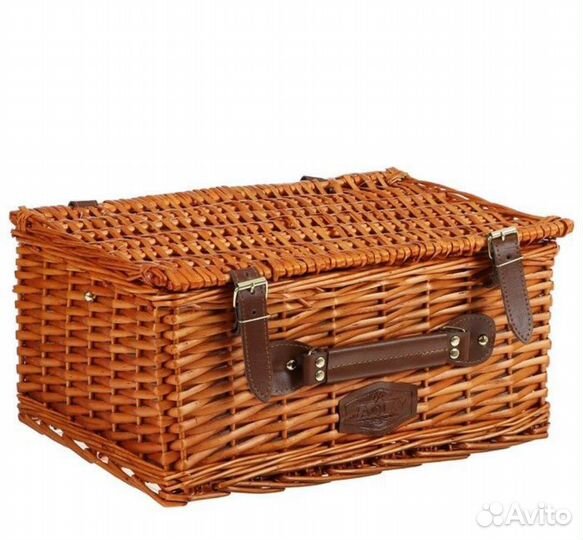 Набор для пикника в корзине