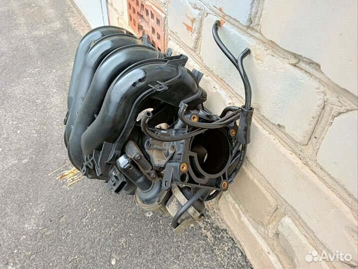 Впускной коллектор ford Focus 2 1.8