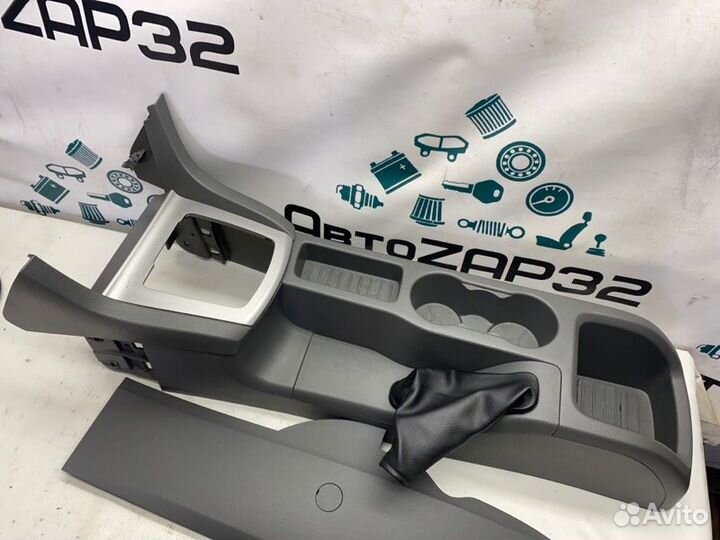 Центральная консоль Ford Focus 2 shda 2011