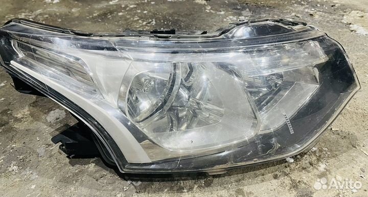 Фара Mitsubishi Outlander 2014