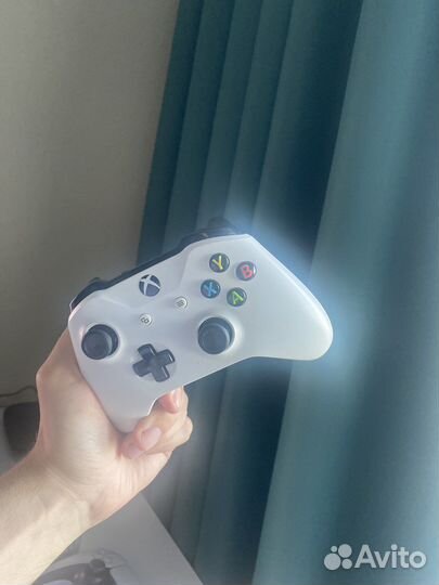 Геймпад Xbox One controller