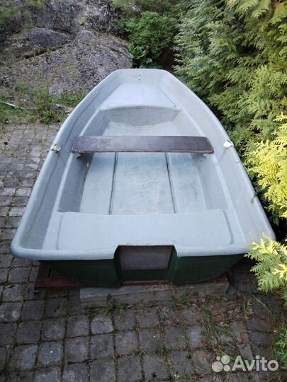 Весельная лодка