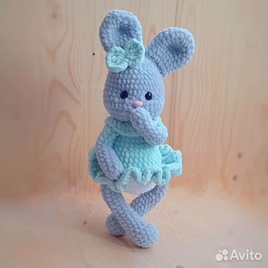 Мягкая игрушка - вязаный заяц