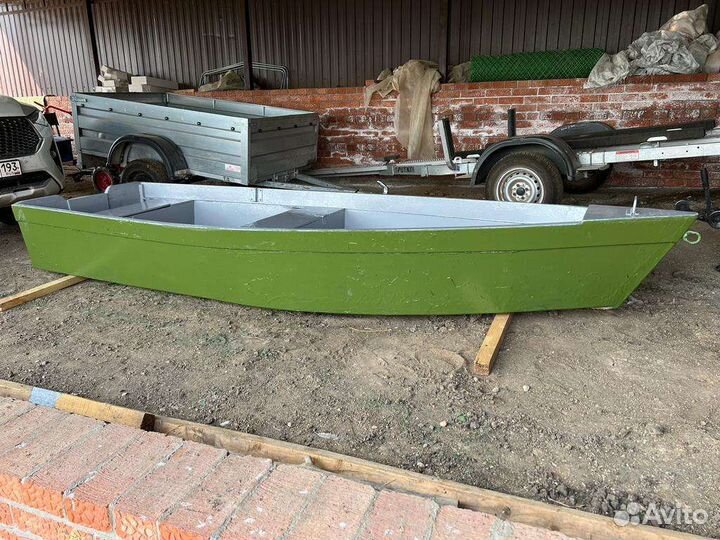 Лодка весельная