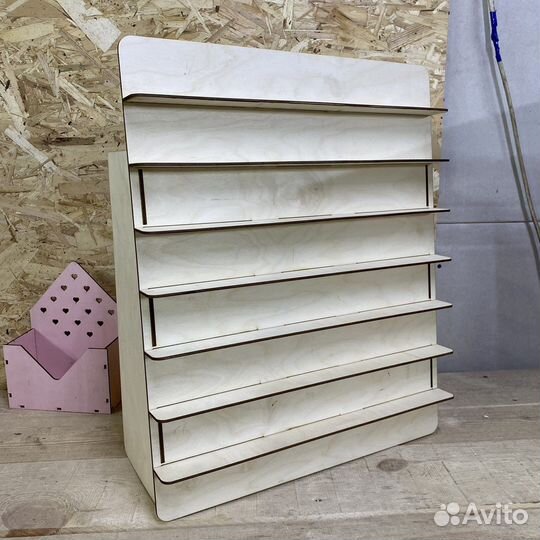 Стеллаж полочки стенды для выставок и прилавков