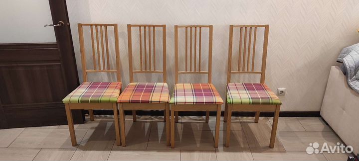 Кухонный стол и стулья