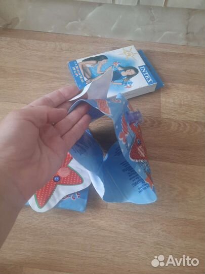 Надувные нарукавники intex новые