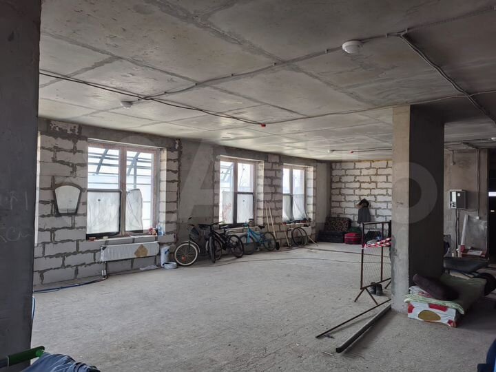 Угловое Коммерческое Помещение 174.2 м² - 1 линия