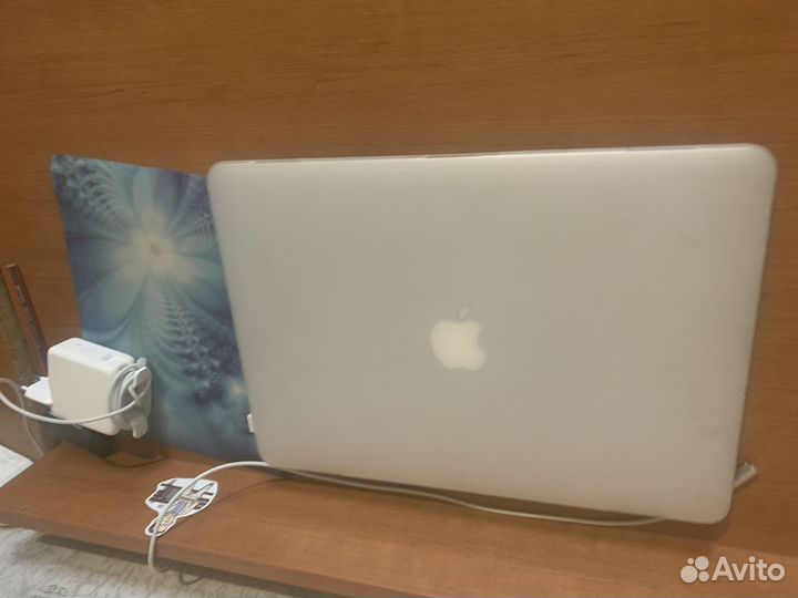 Мак бук air 13 / 2011г