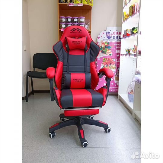 Кресло компьютерное игровое с подставкой для ног