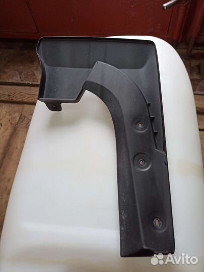 Продам задний правый брызговик RAV 4 / 7662542140