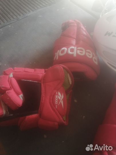 Продам комплект хоккейной формы. На взрослого