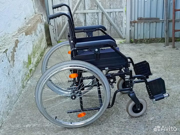 Кресло-коляска инвалидная