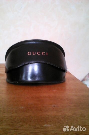 Cолнцезащитные очки gucci модель унисекс